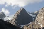 Glacier and peak near the Chilean border on Route 7. (58kb)